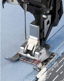 Piedino Pfaff con guida con IDT cod.820772096