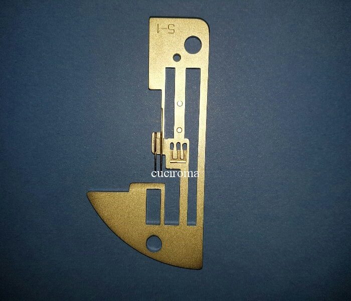 Placca ago per Necchi Lock 704/744