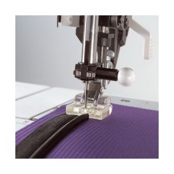 Piedino Pfaff per cerniere invisibili cod.820474096
