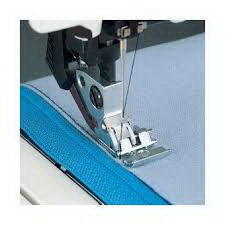 Piedino Pfaff per cerniere con IDT cod.820248096
