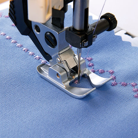 Piedino Pfaff per candlewicking con sistema IDT™ cod.820613096