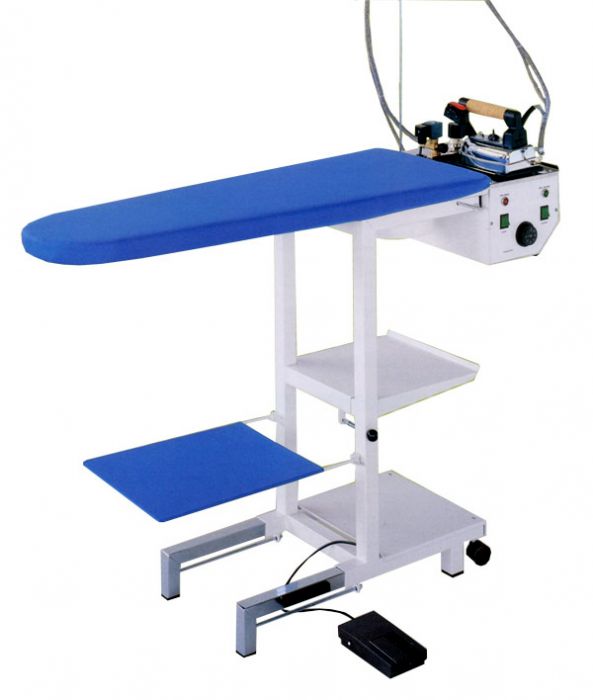 Ferro da stiro con caldaia aspirante professionale COMELUX C