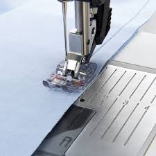 Piedino Pfaff trasparente per quilt da 6mm con sistema IDT™ cod.820883096